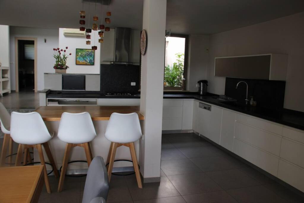 קשת בענן Vila Modi'in-Maccabim-Re'ut Exterior foto